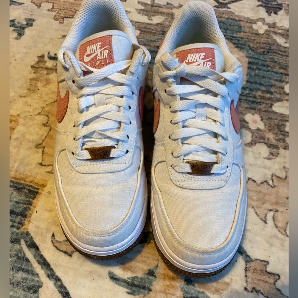 Nike Air Force 1 Women's Shoes - White and Pink